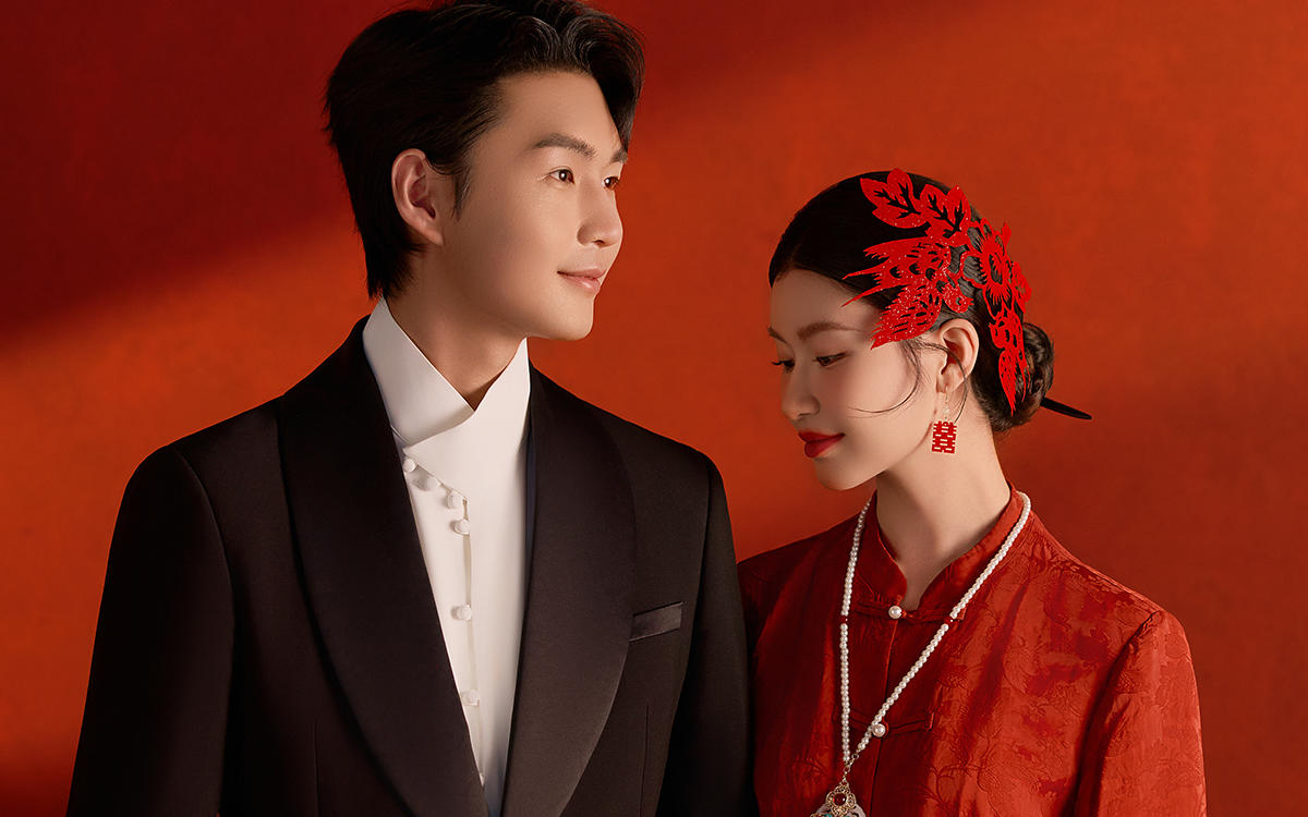 當(dāng)氛圍感光影遇上中式婚紗照??高級(jí)感