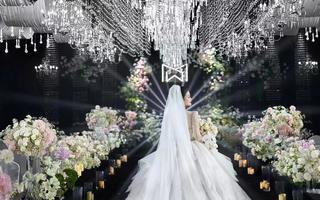 璀璨水晶与清新花艺的结合，铸就一场浪漫的韩式婚礼