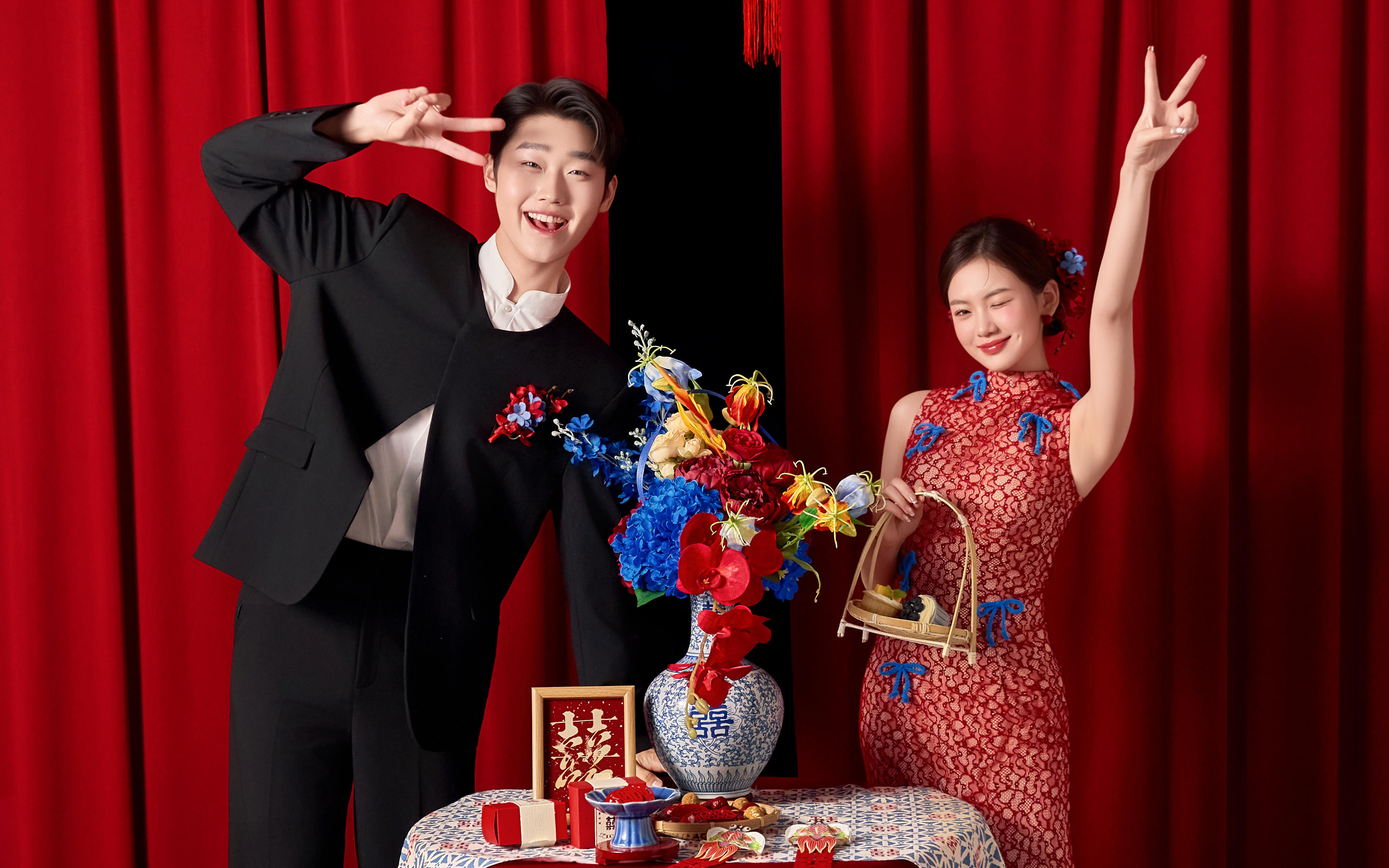新中式旗袍婚紗照～紅底裹滿歡喜相伴