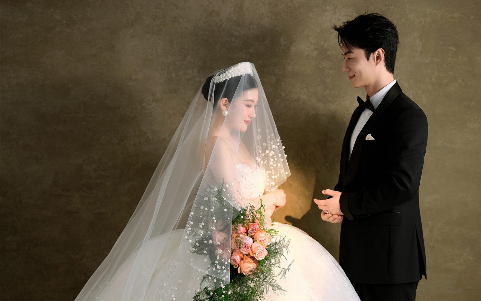 復(fù)古油畫(huà)婚紗照｜想和你一起，墜入這溫柔的浪漫史詩(shī)