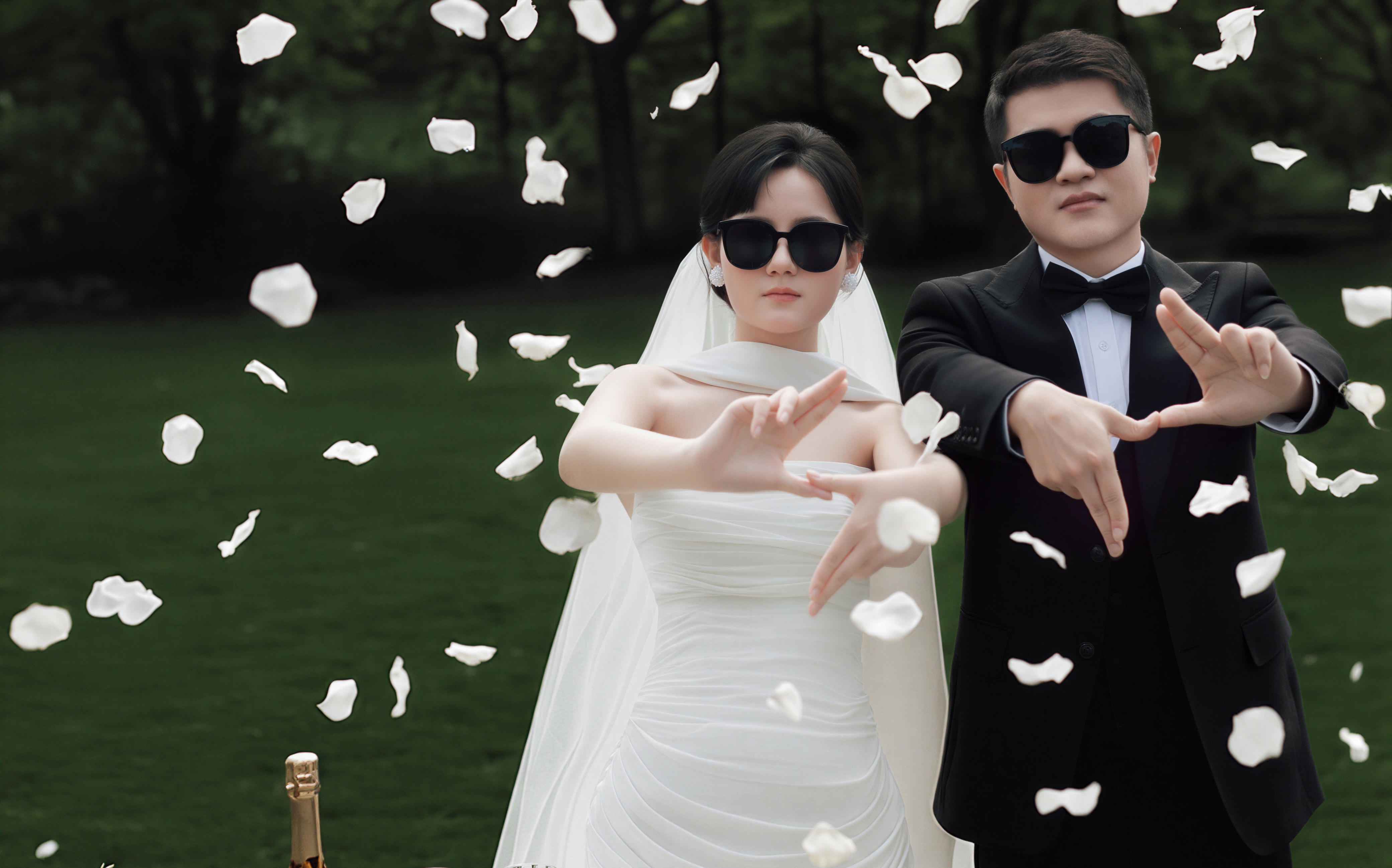 无法复刻的瞬间🥂拍到了理想中的草坪婚纱照