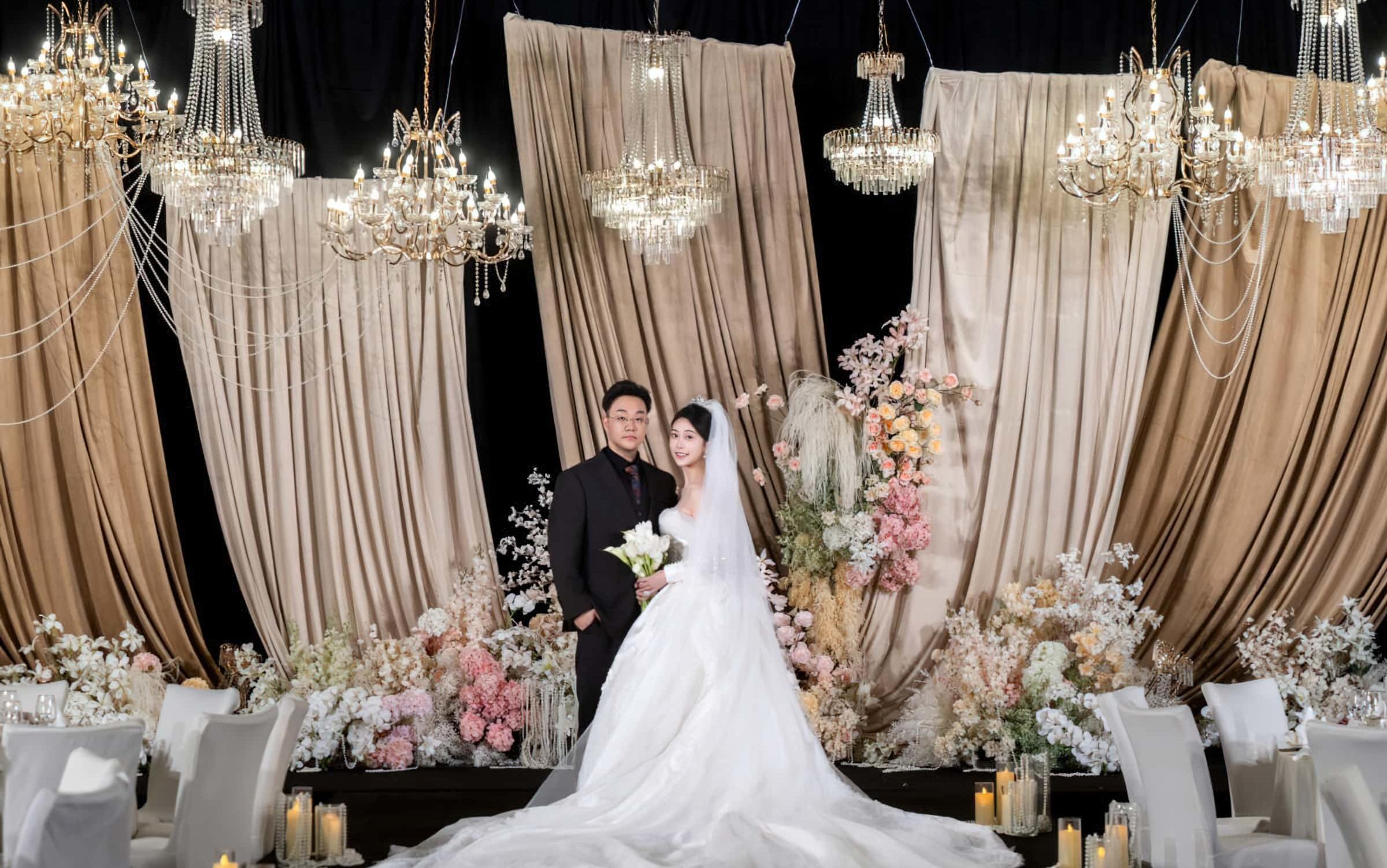 轻奢浪漫香槟金丝绒婚礼｜韩式婚礼布置