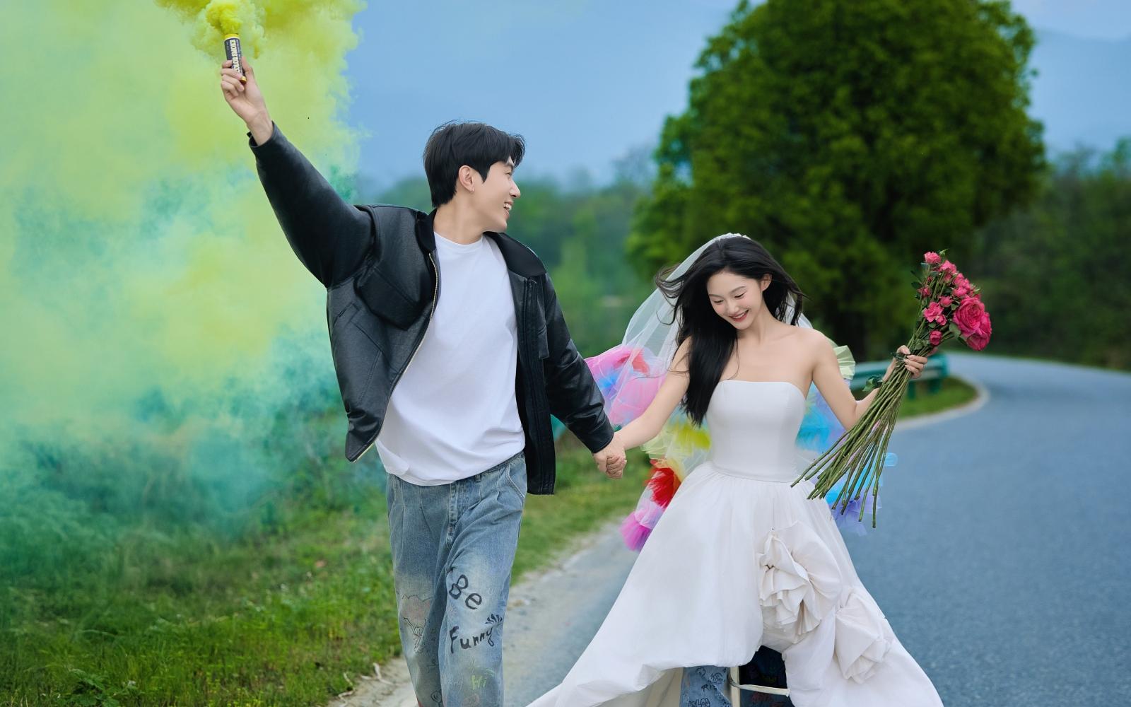 ⛰️于山巅邂逅，拍满生命力的婚照💕