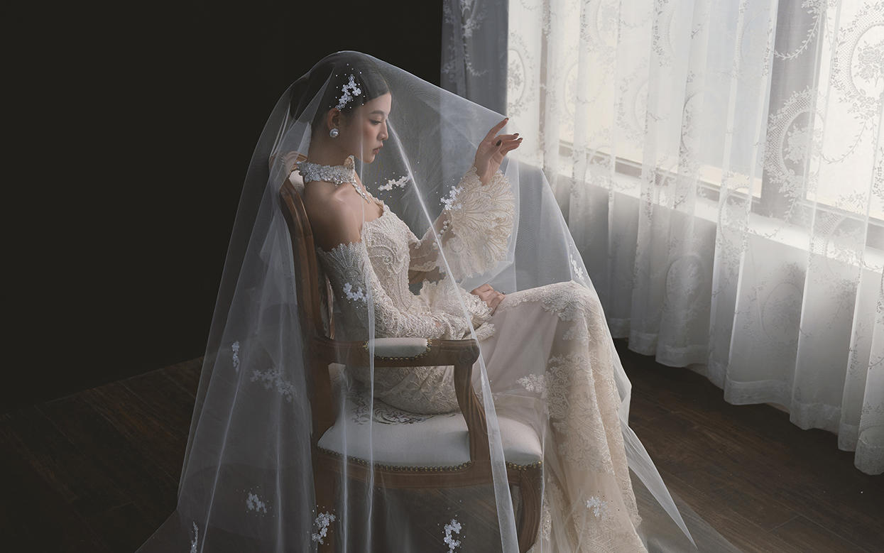 柔光晕染出深邃的仪式感 细腻生动的情绪逐帧呈现