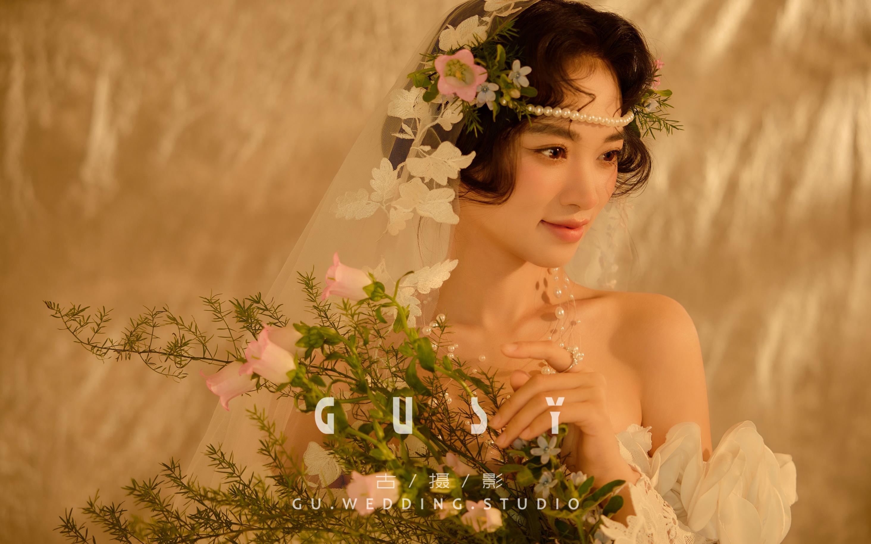 妈耶！有被美到！！暖色调复古法式婚纱照