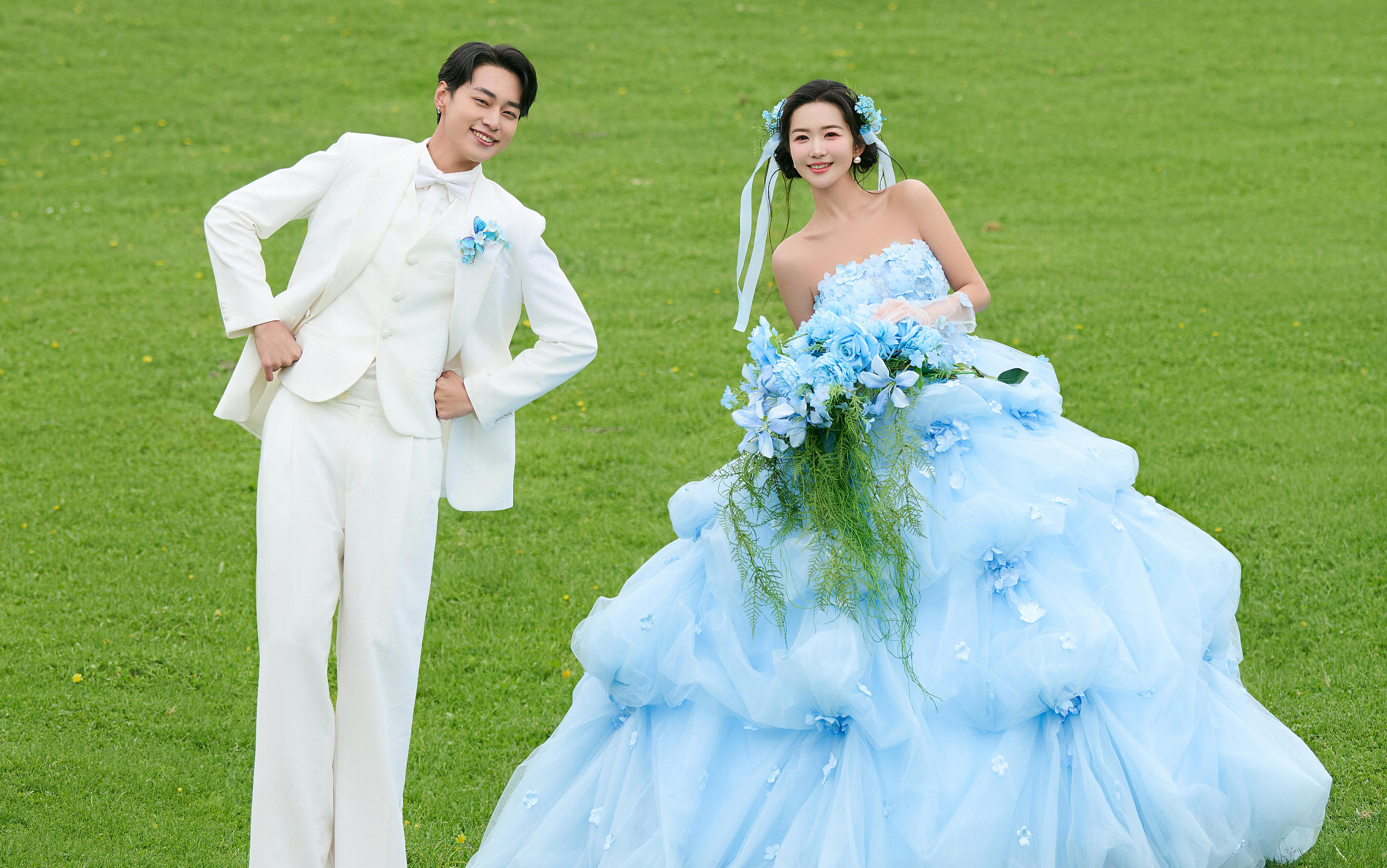 小清新森系少女????草坪婚紗照生命力??