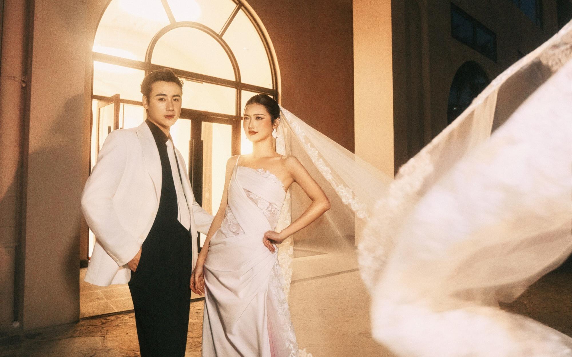 你還年輕！自然不懂復(fù)古老錢風(fēng)婚紗照的魅力