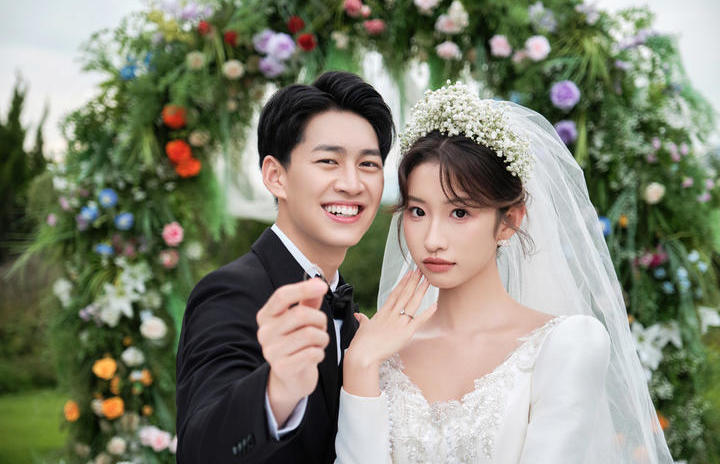 超甜的目的地草坪婚纱照，甜蜜暴击！