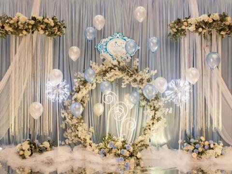 花艺蓝色婚礼  送仪式区舞台板  满满的仪式感