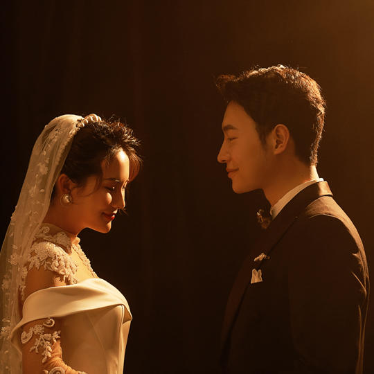 原創(chuàng)定制【首席團(tuán)隊(duì)】婚紗照10服10造