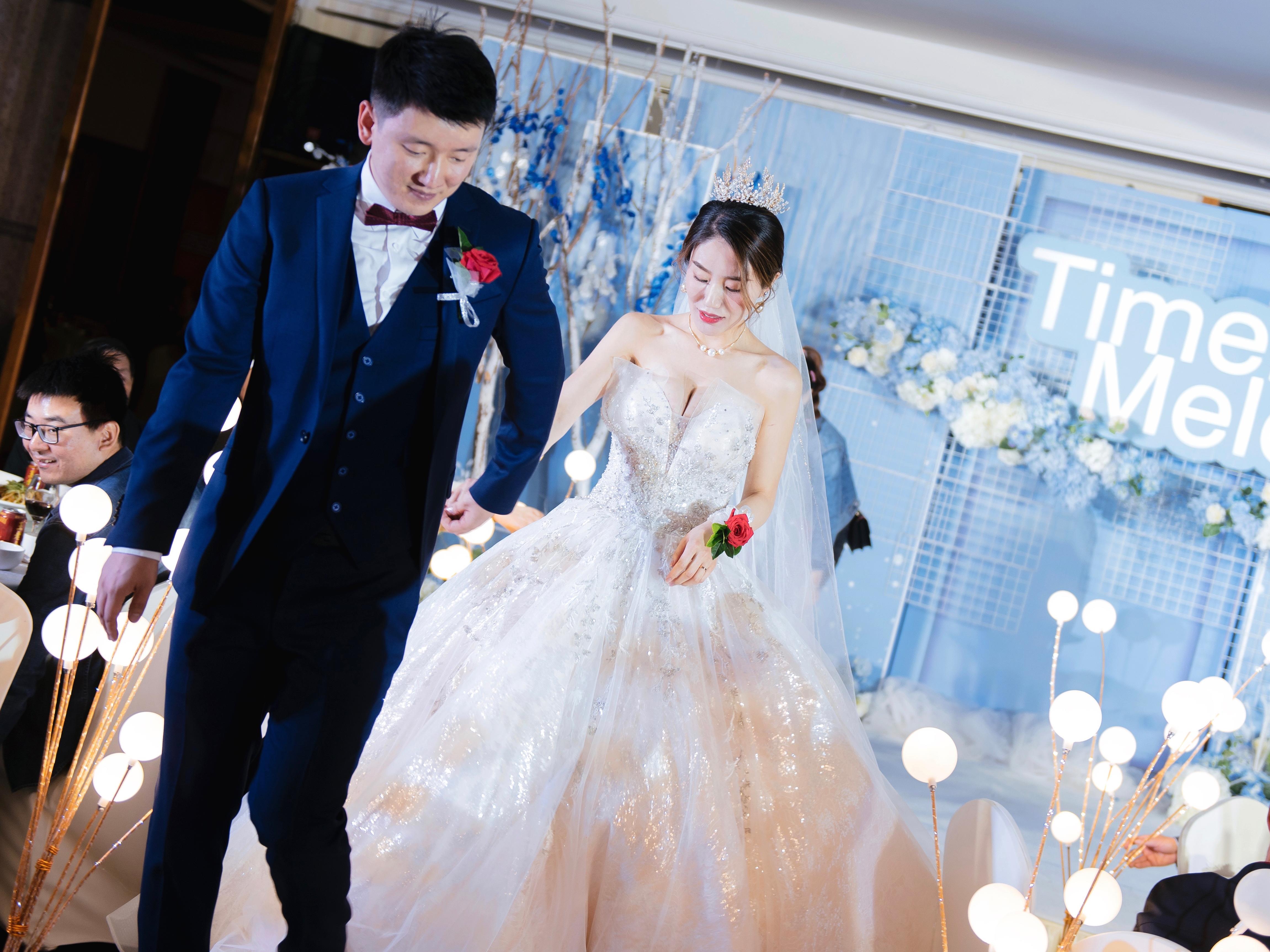 【以沫特惠】当婚纱遇上西服