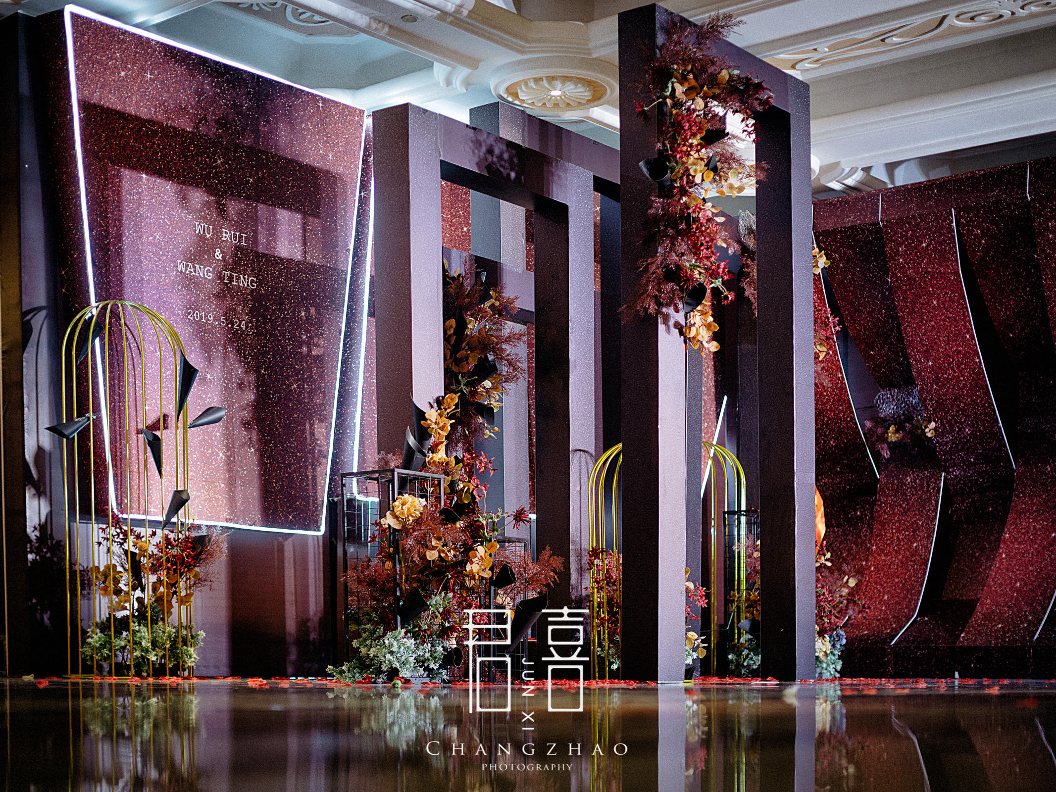 「红黑婚礼」黑色的冷艳邂逅红色的热烈