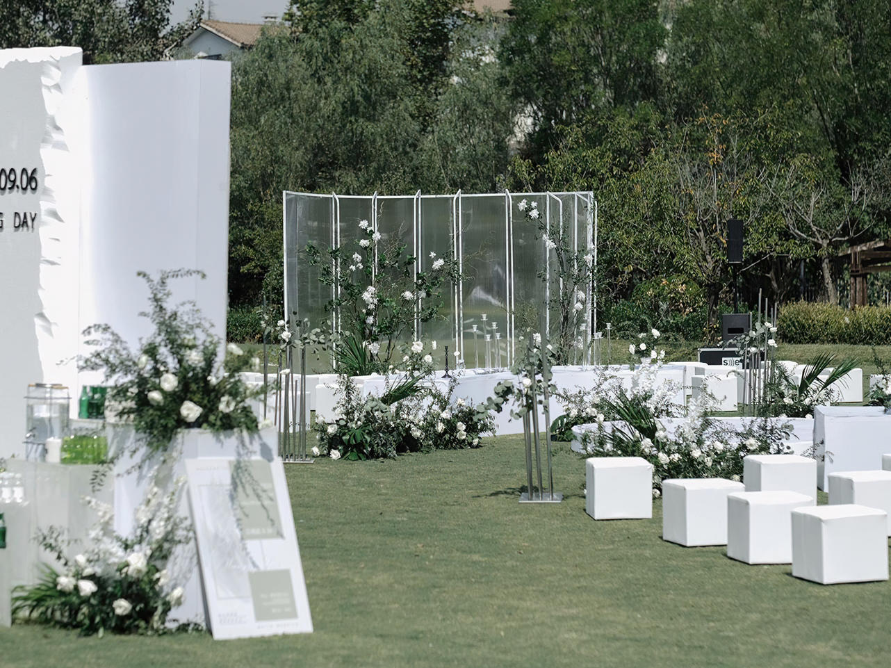 高级感满满的白绿色主题婚礼