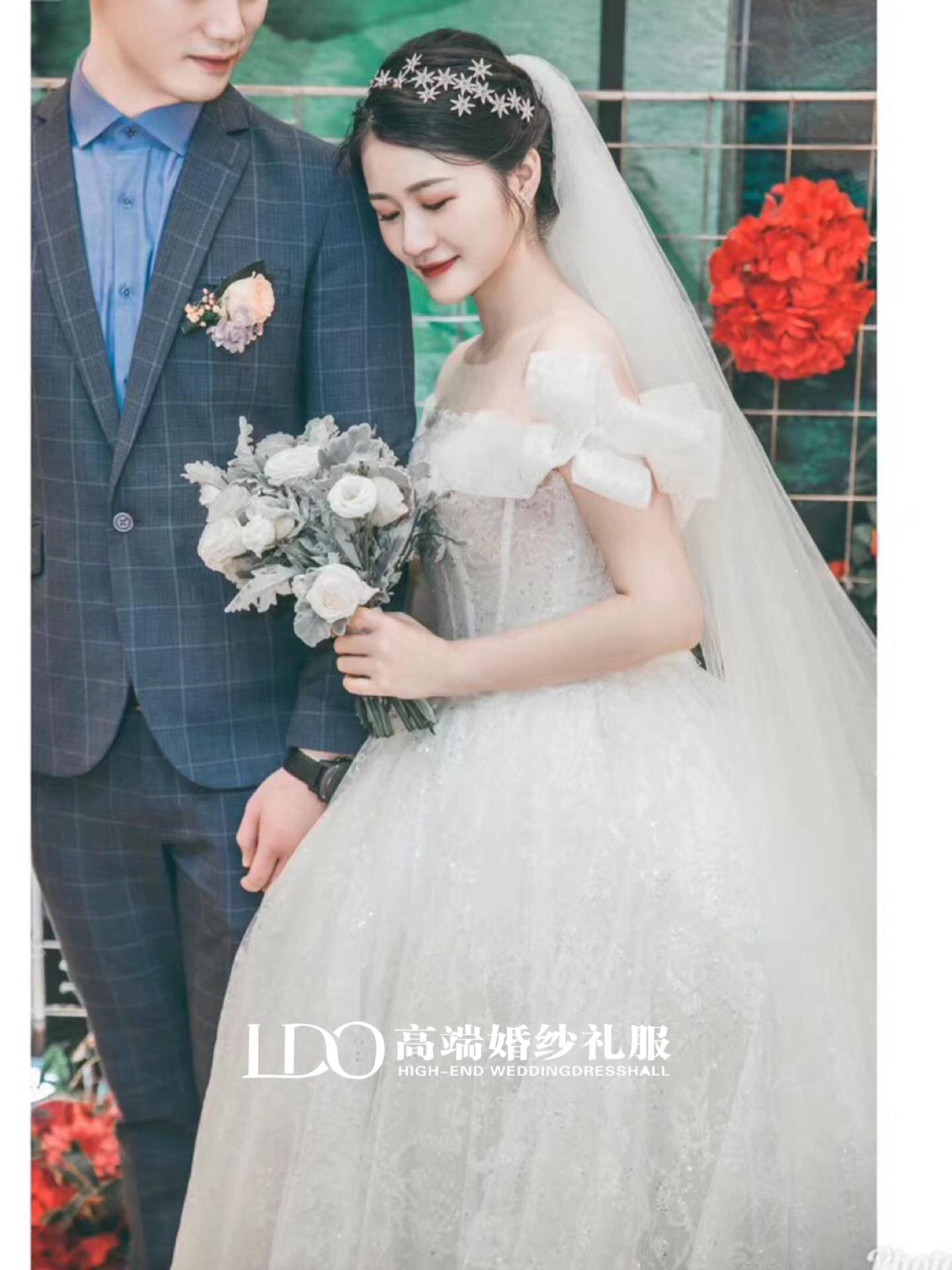 IDOYARN店长资深化妆师全天跟妆 租凭婚纱