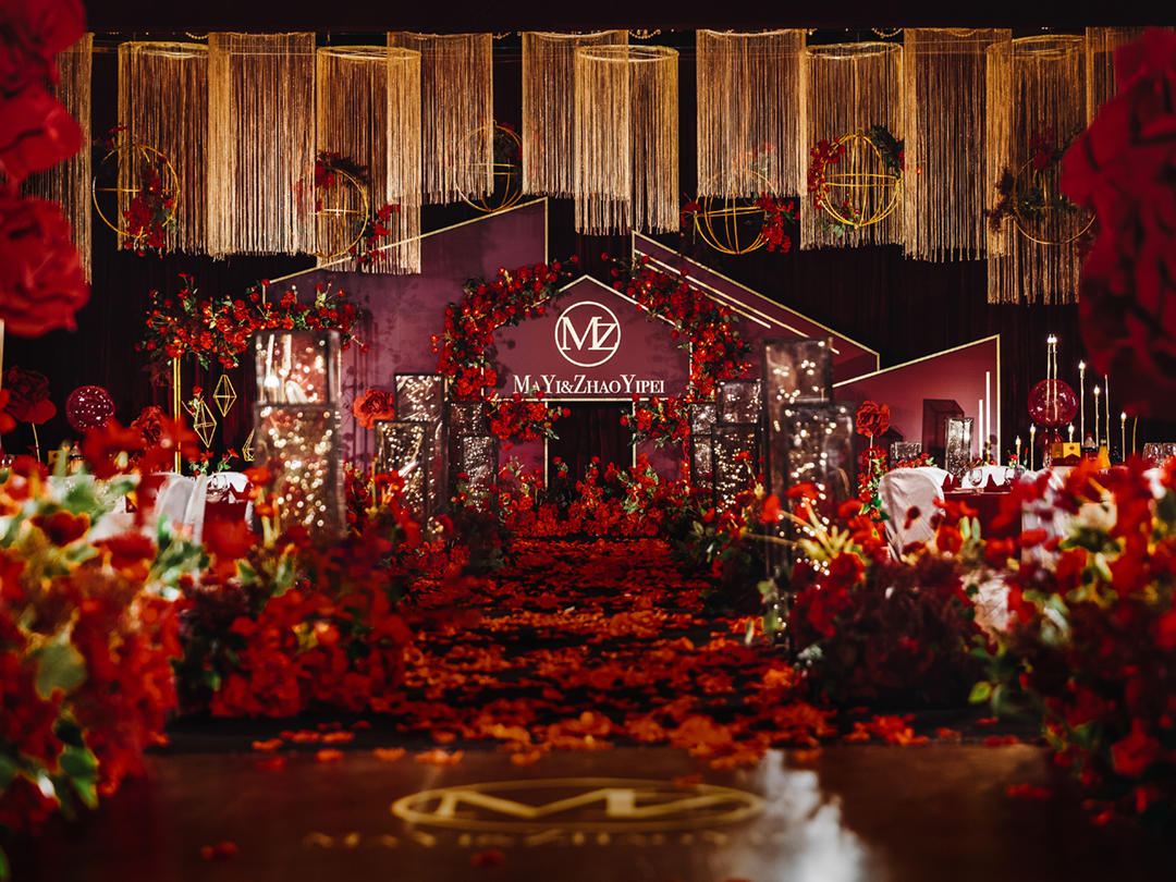 创意简约婚礼 四大金刚全包  送服装  送吊顶