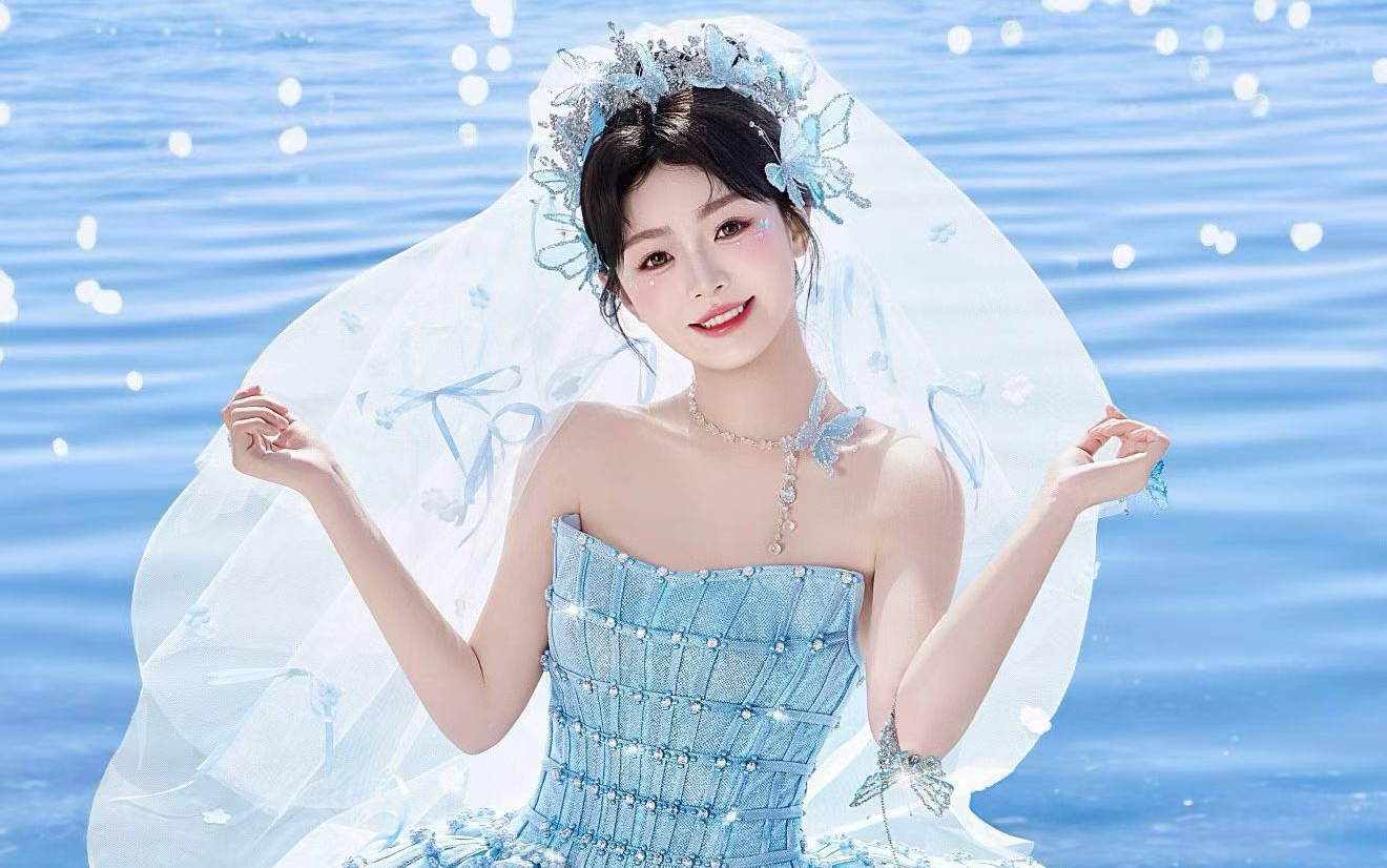 水边婚纱照