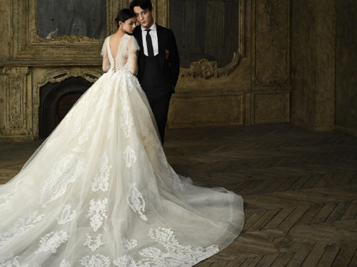 品奢进口面料婚纱套系  主拖尾纱套餐+加新娘跟妆