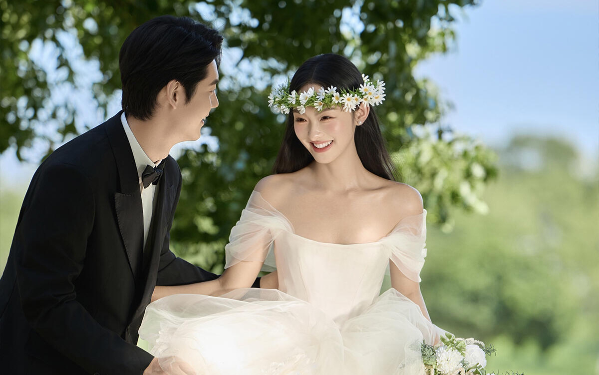 法式少女感｜超美的草坪婚紗照