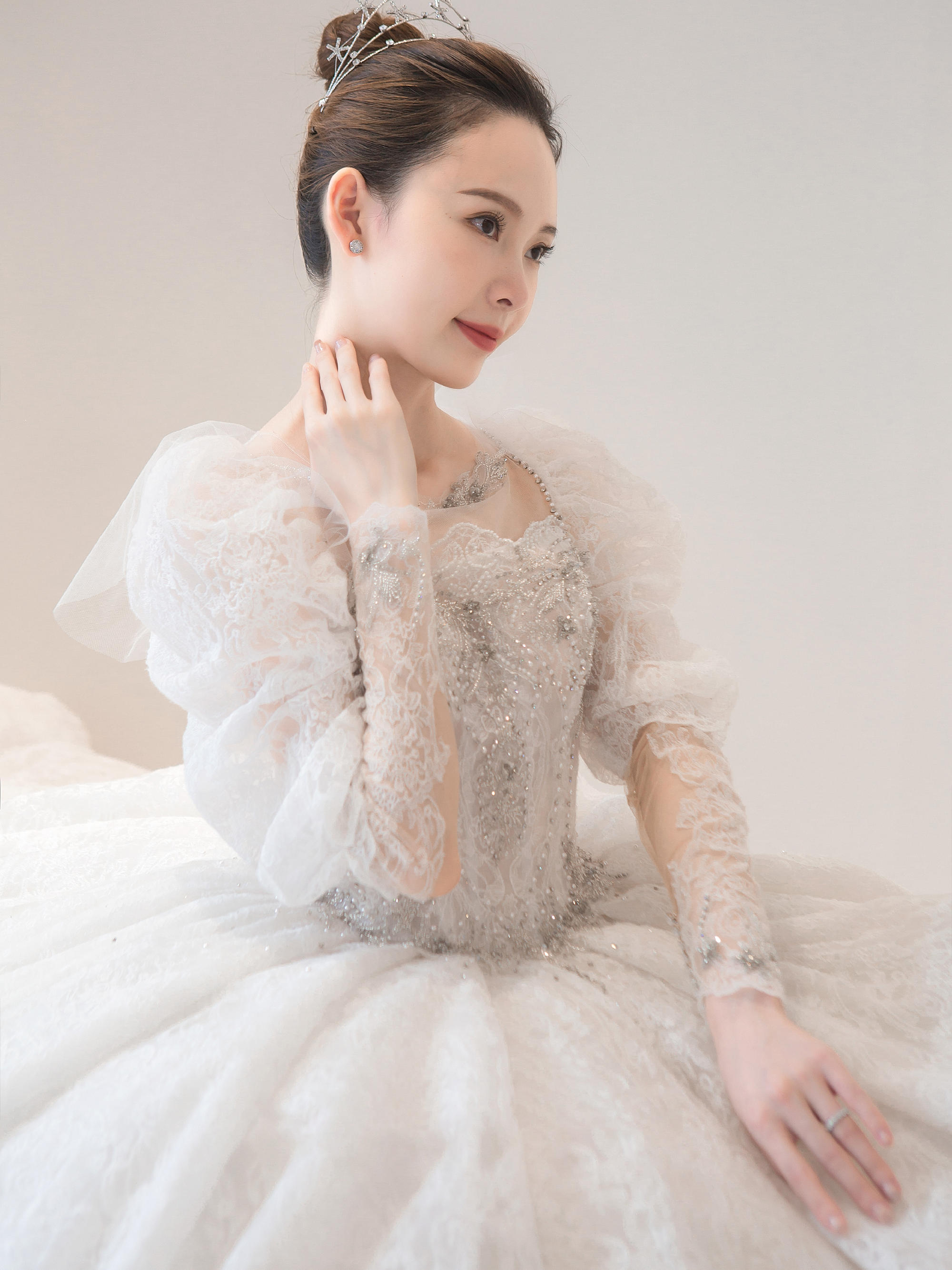 【限时特惠】3件套婚纱租赁全款送免费伴娘服租赁