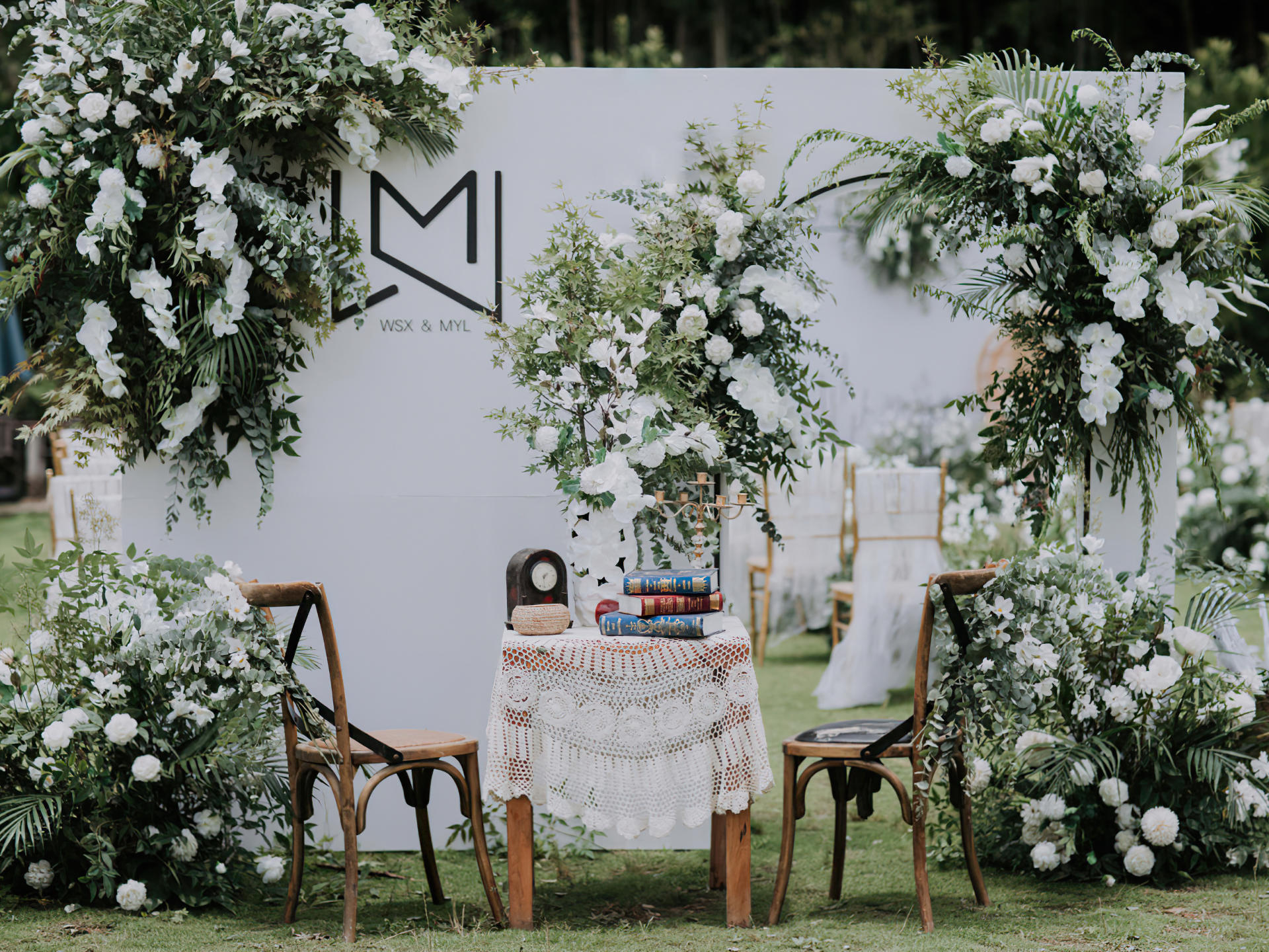 白绿色小清新婚礼小预算精致质婚礼