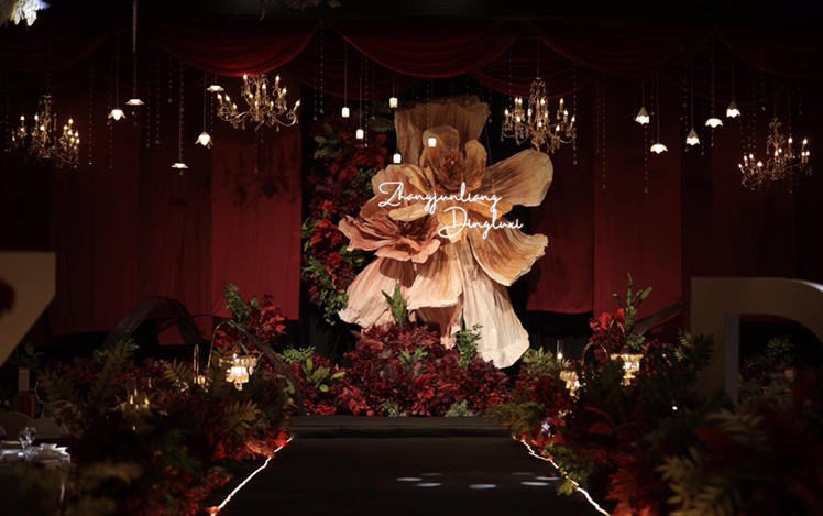 云墨嘉礼策划｜酒红色复古风婚礼