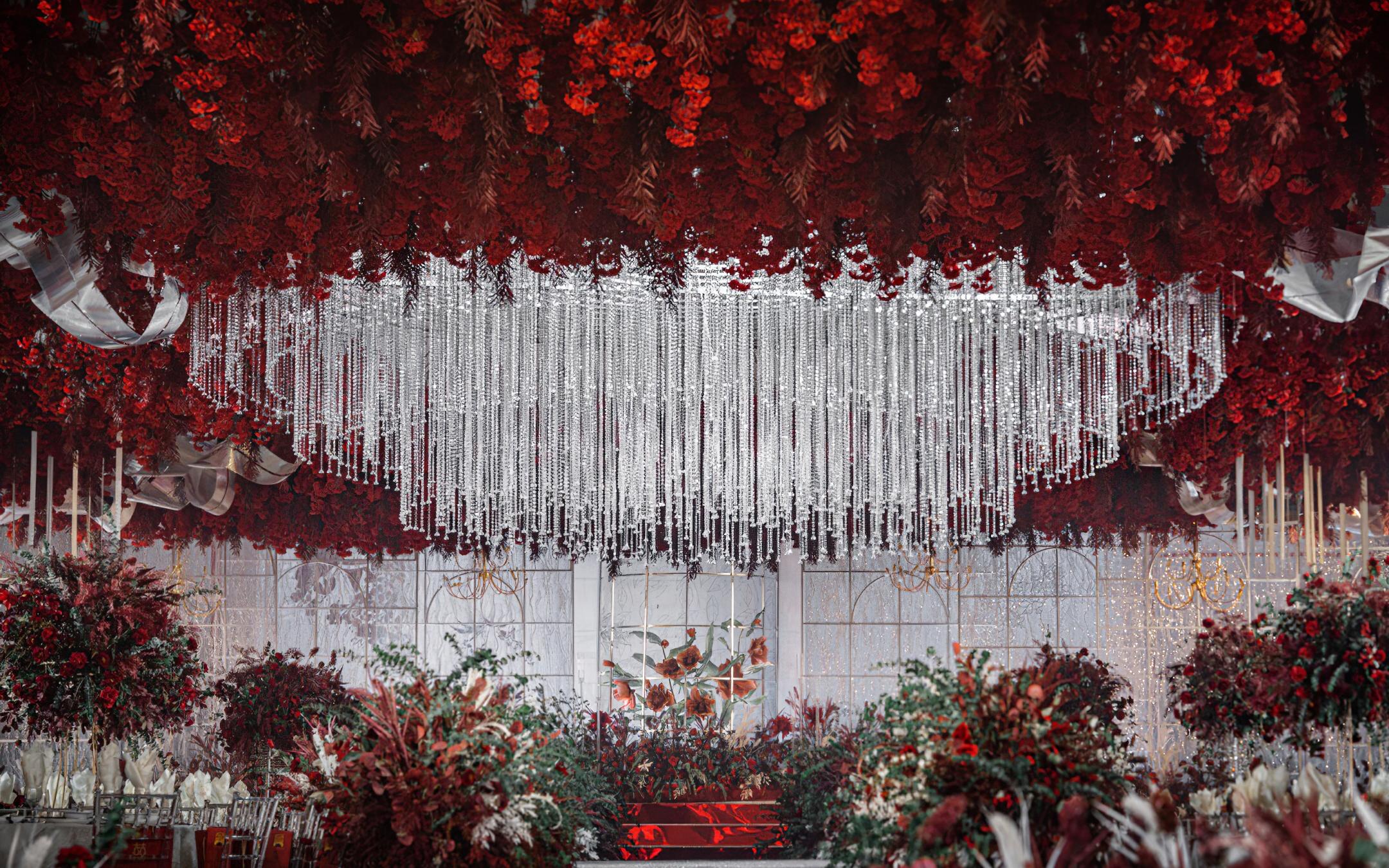 紅色水晶大吊頂簡(jiǎn)約大氣風(fēng)