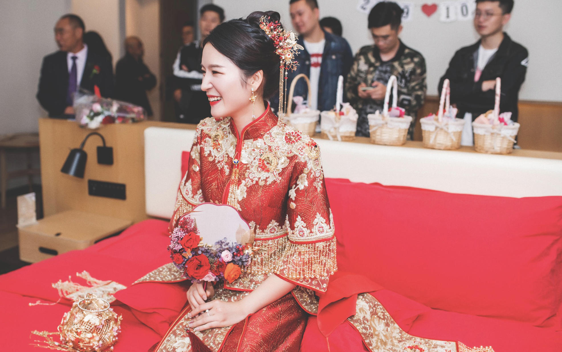 DORA     叮咚秀禾服