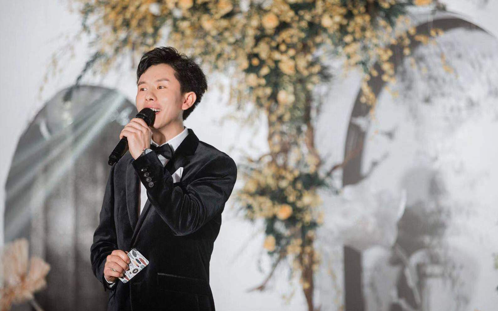 资深主持+台词定制+专业流程策划+音乐执行