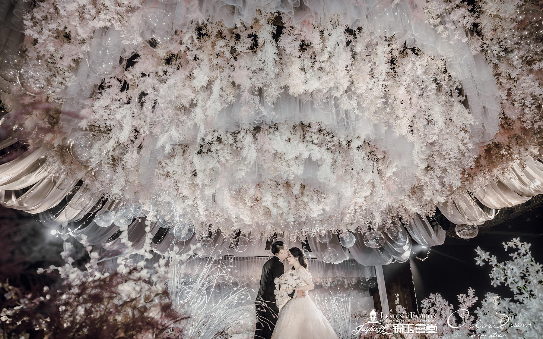 朋友圈结婚请柬配文 朋友圈发结婚请帖配文