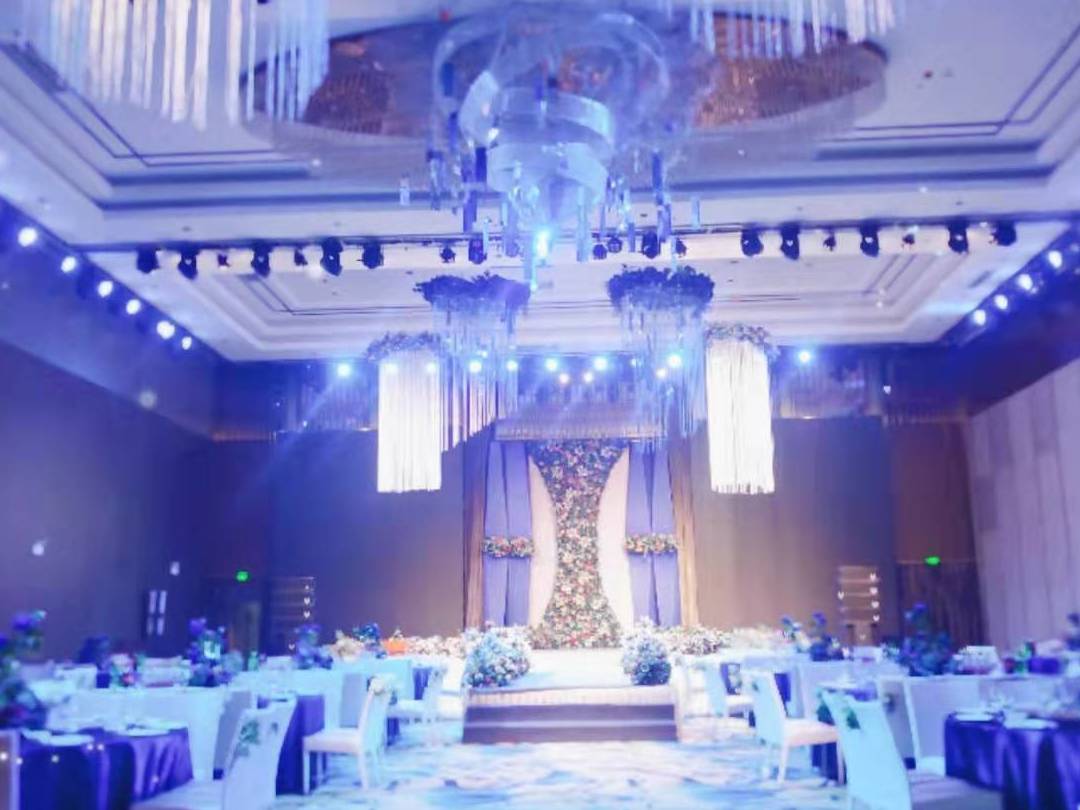 资深婚礼主持+专业流程策划