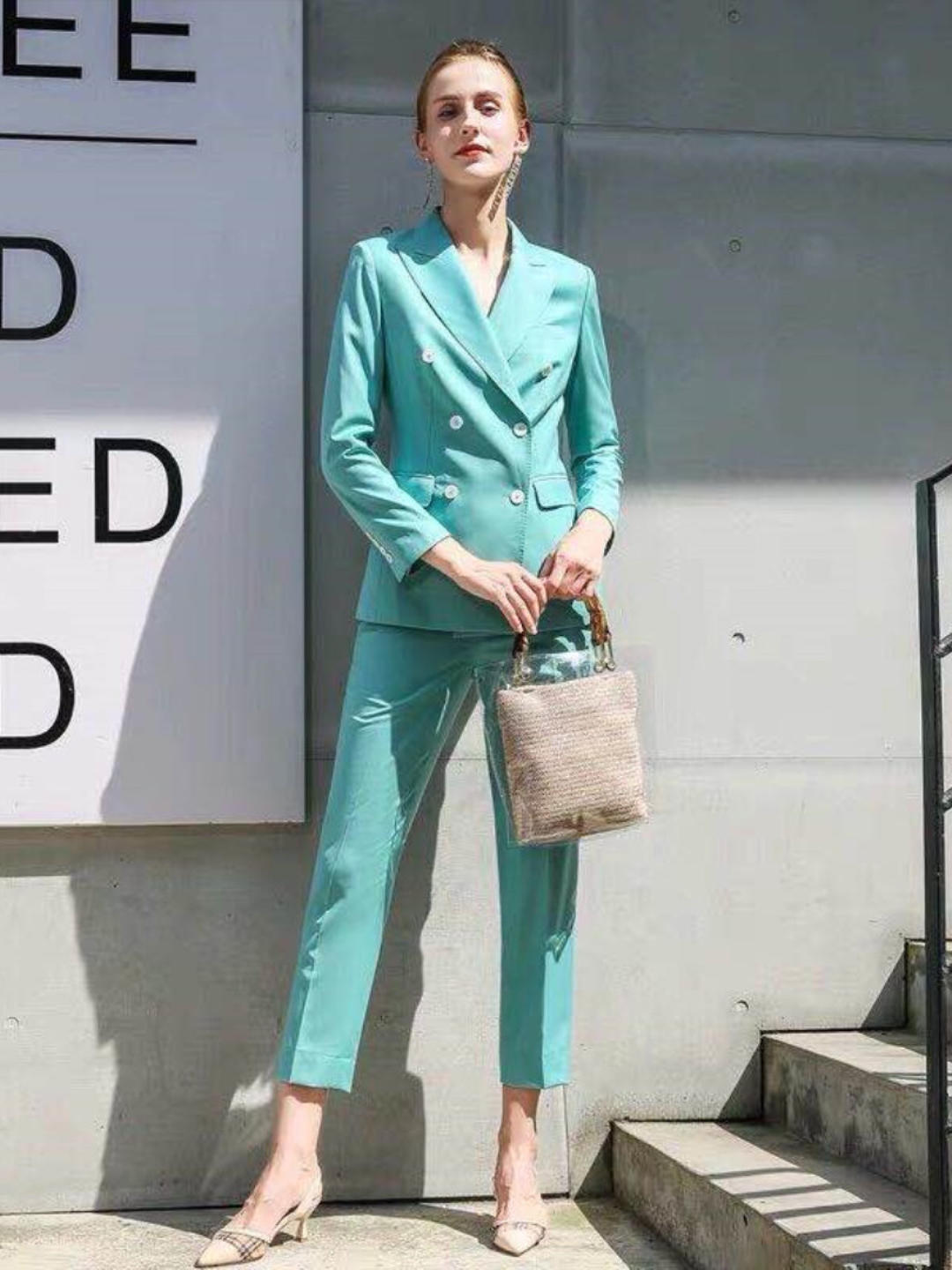 职场精英女士西服三件套西服定制