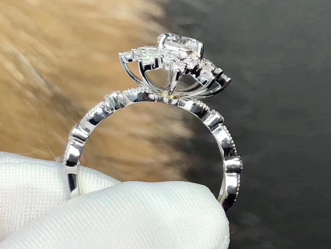 「时匠珠宝」钻戒 显钻系列 围镶雪花款