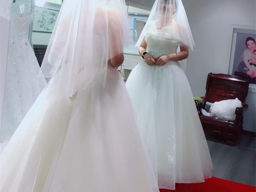 Sasa家超值简约婚礼两件套+伴娘服+头纱