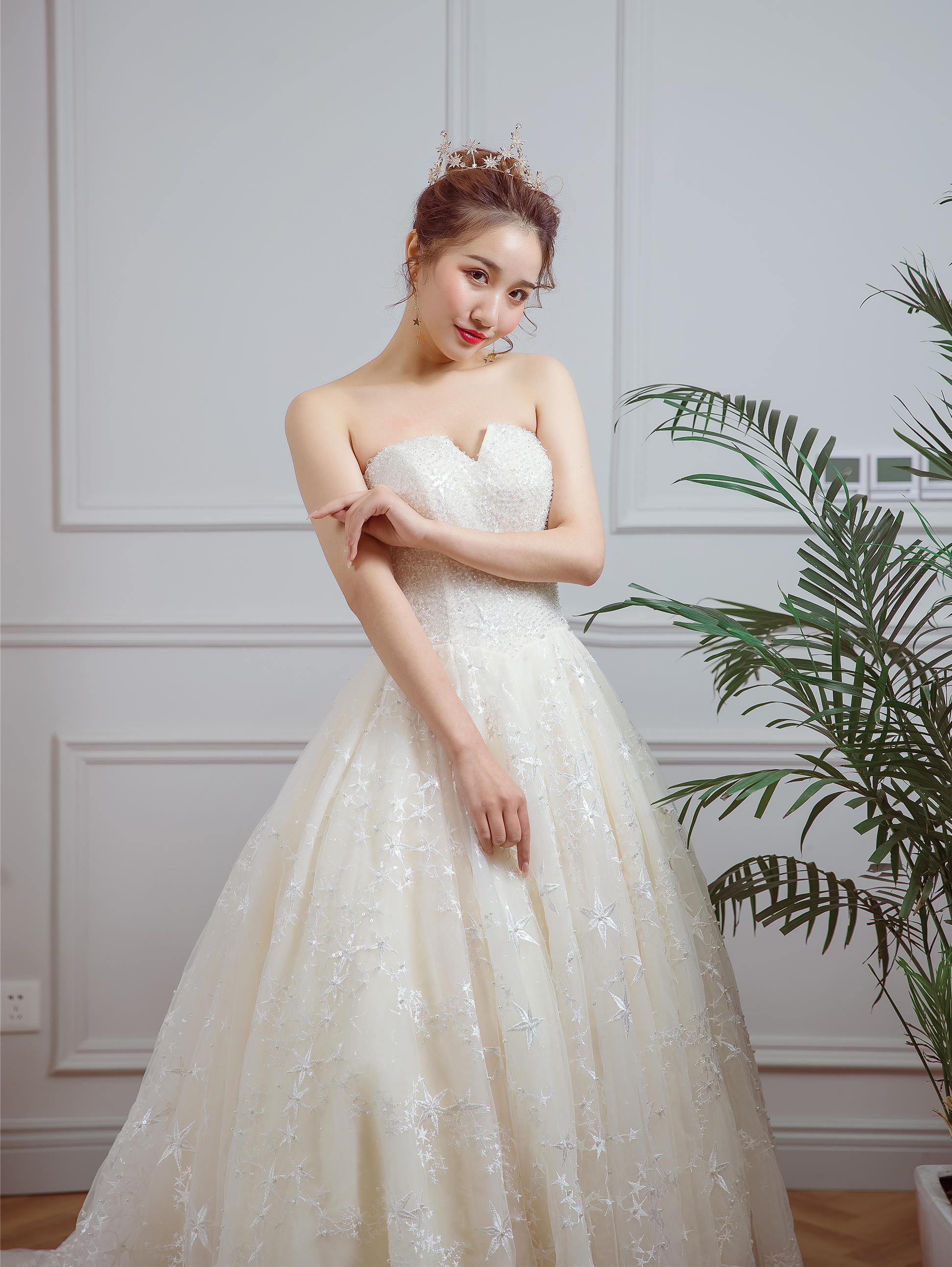 【人气爆款】—抹胸轻纱长拖尾