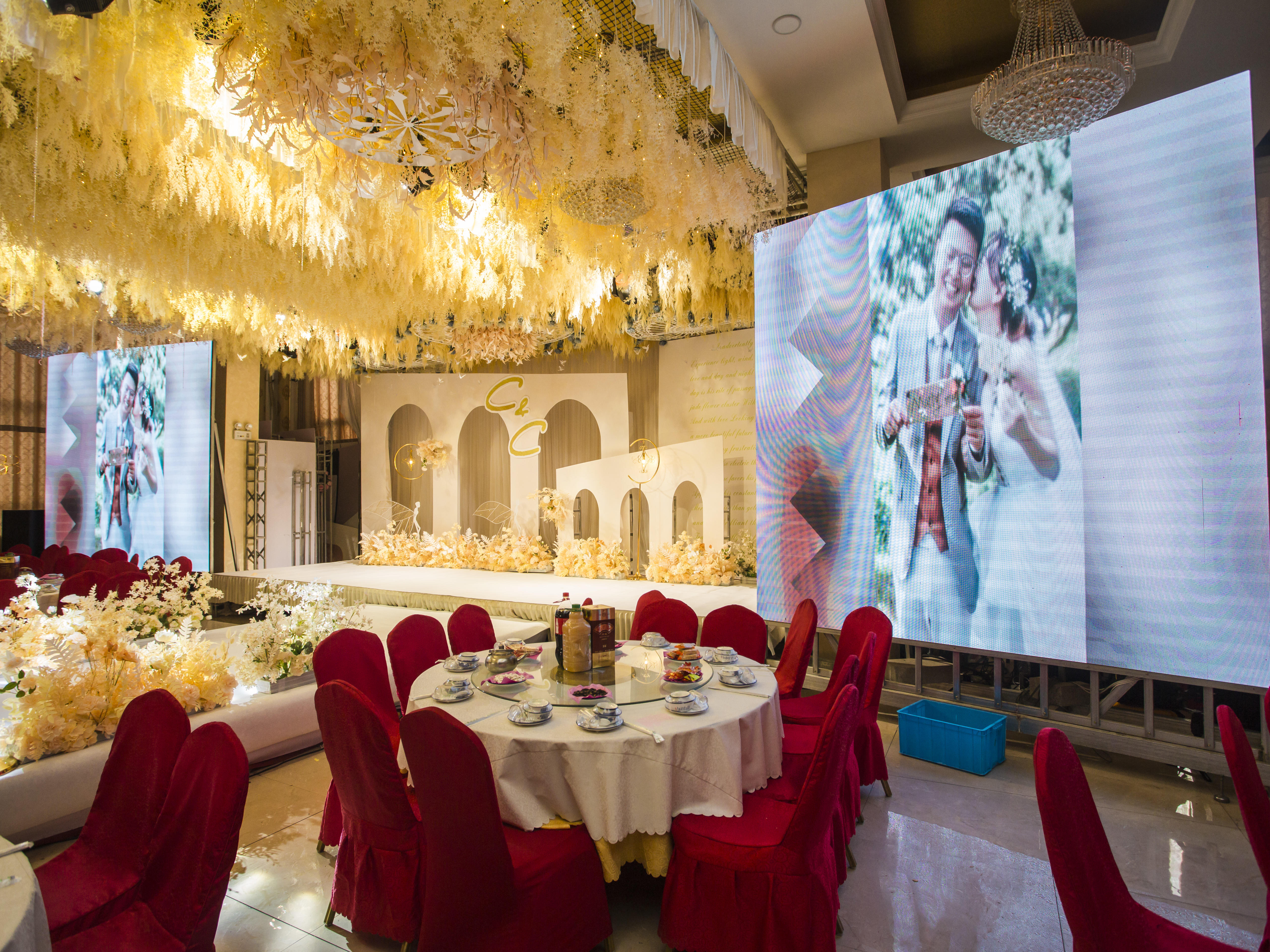 【大喜日子】红色鎏金撞色婚礼 