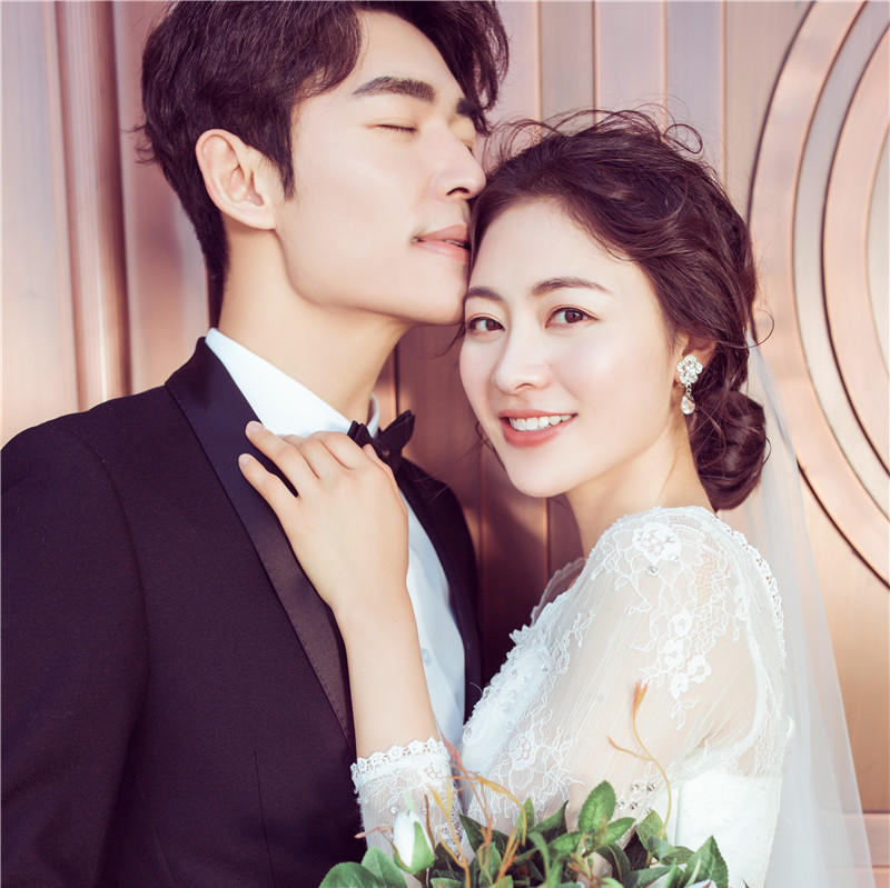 送微电影：双机双影像 拍摄剧情式动态MV婚纱照