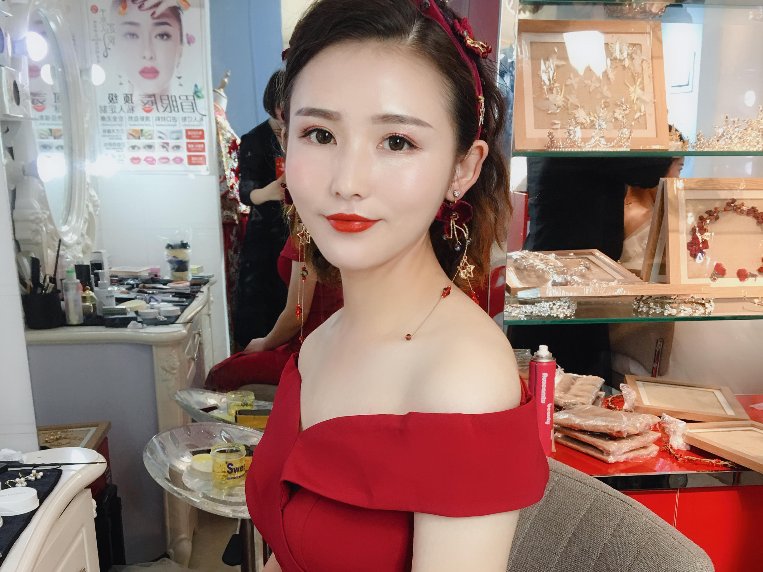高级重工婚服三套租赁 另外赠送4套伴娘伴郎服免租
