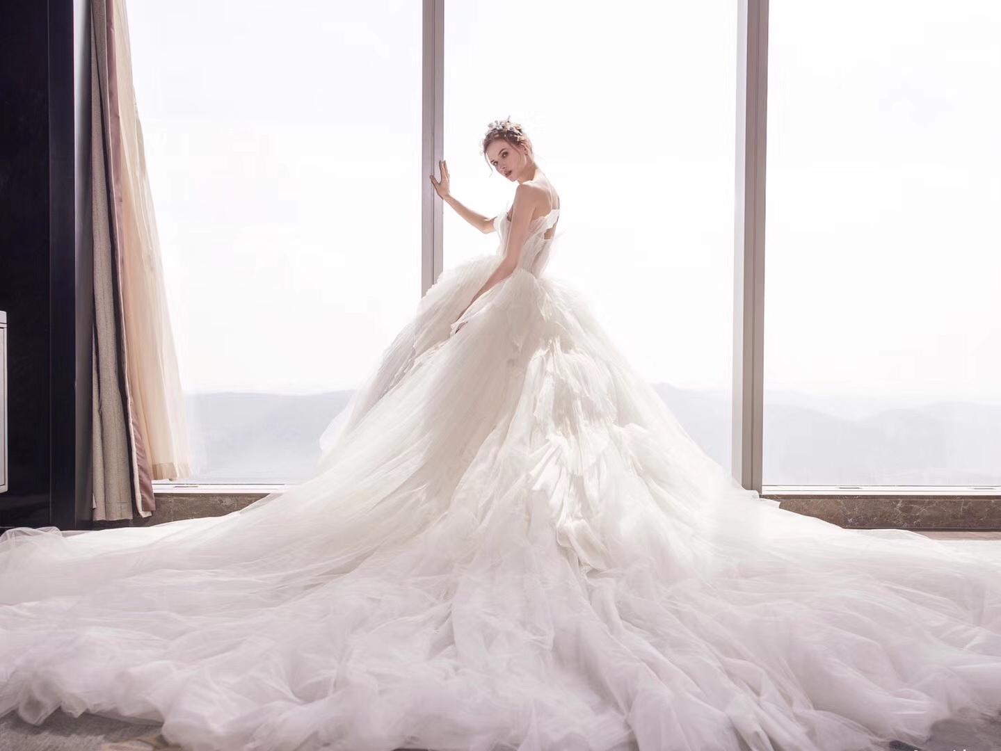 《热推套餐》仪式大拖主婚纱7件套