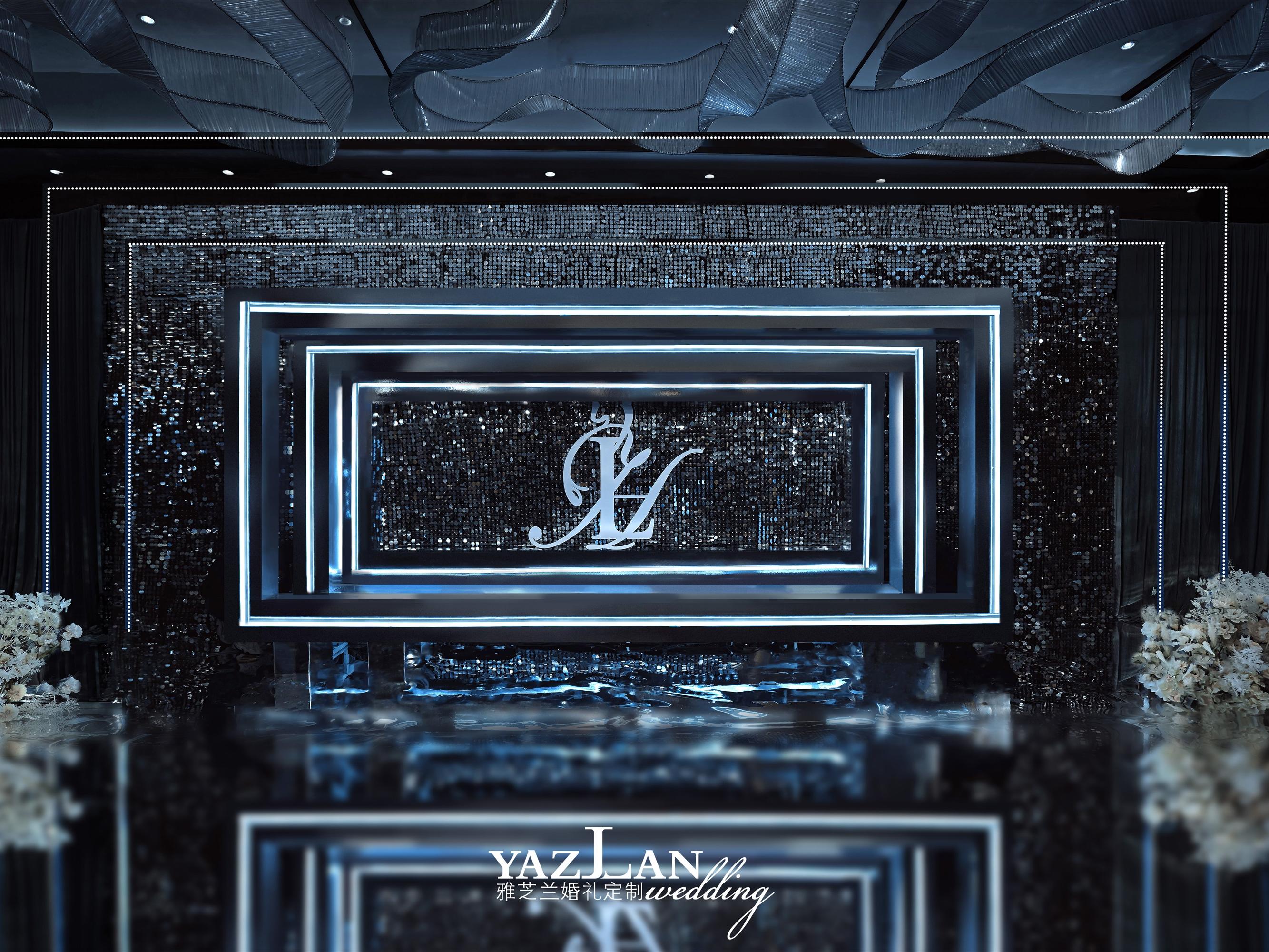 less is mor l 简约秀场设计