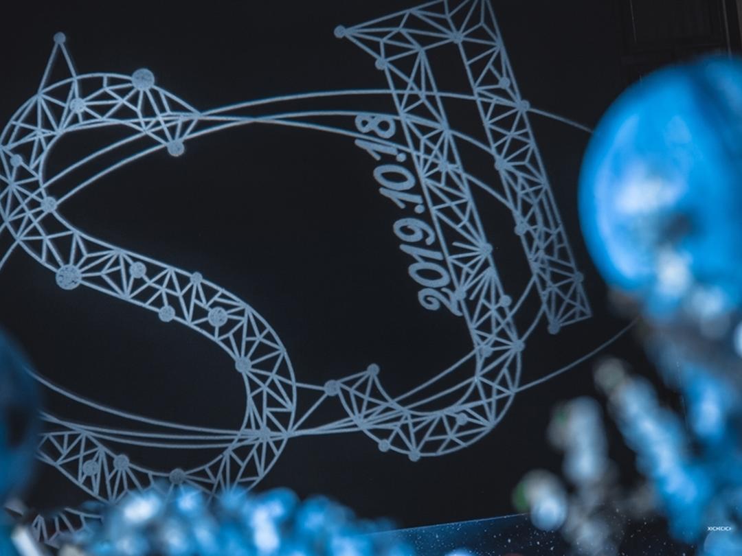 星空下的神秘爱恋 道不尽的一腔柔情