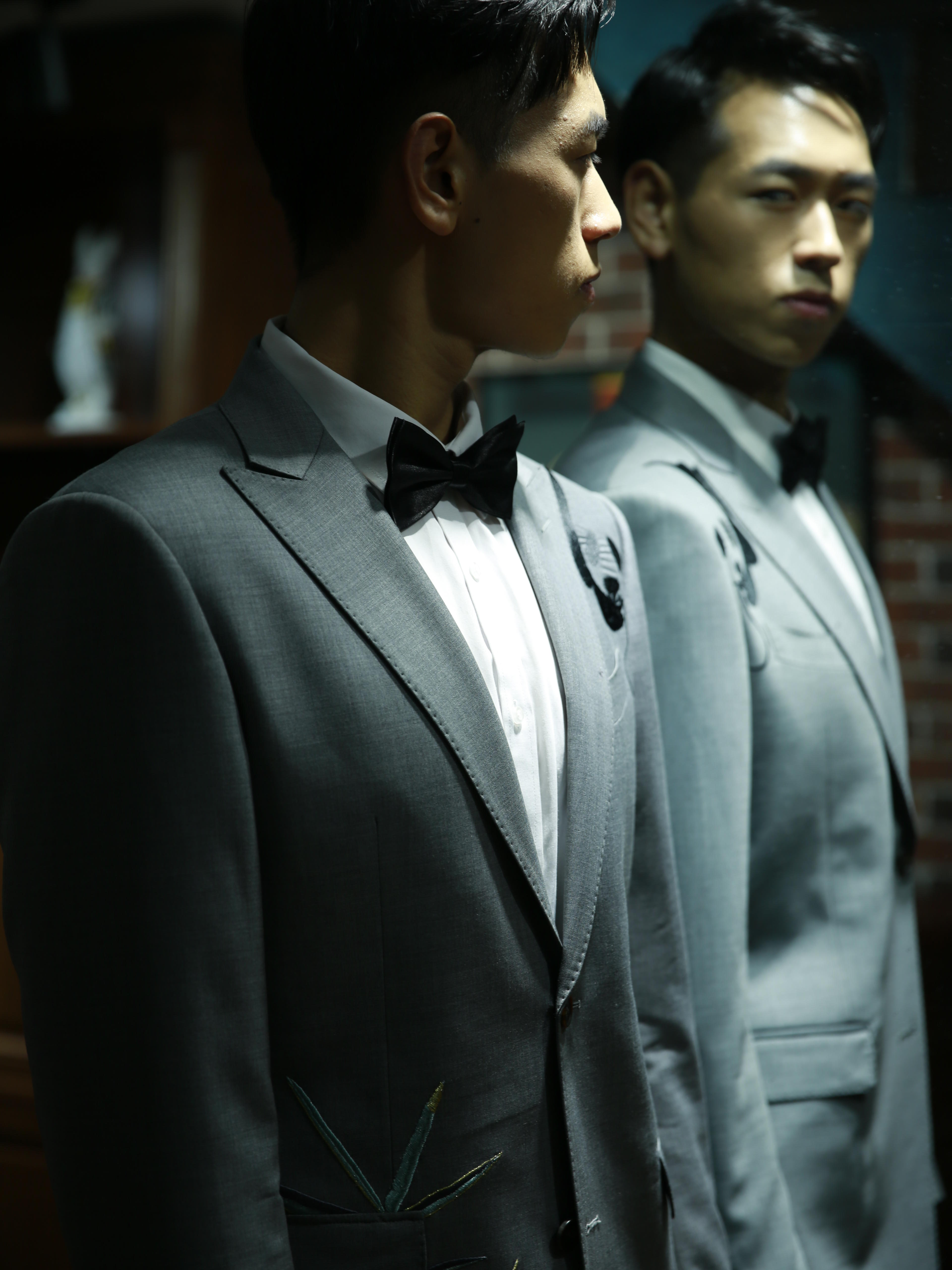 【2020时尚】墨绿色盘金绣