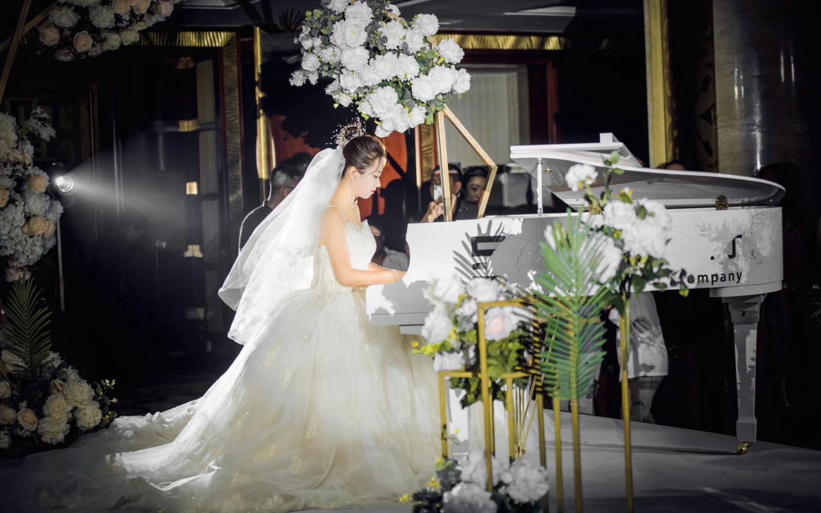 木槿婚纱礼服馆 宫廷复古浅香槟色大拖尾