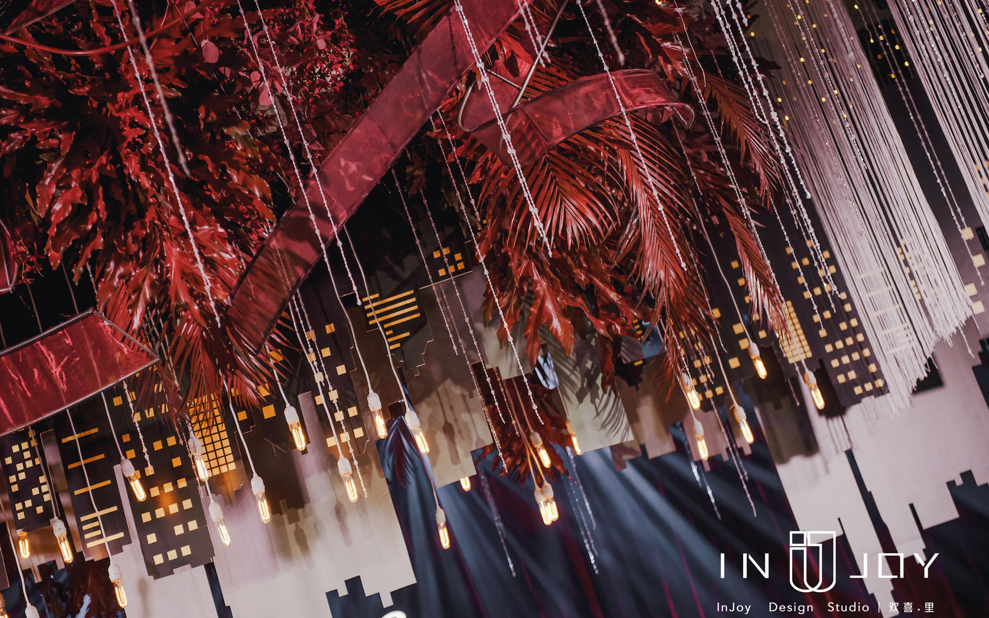 红黑色--拥夜[婚礼策划]