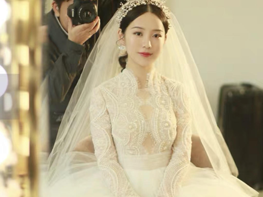 ［新春限时套餐］抢鲜体6666元品牌婚纱礼服四套