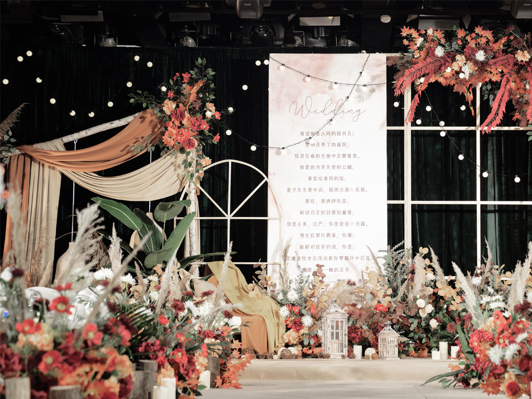 巴中小预算精致撞色系婚礼 适合低层高酒店  