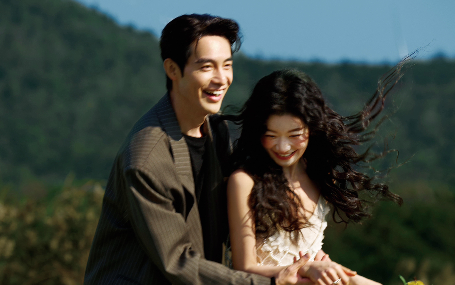 封神預(yù)警｜山頂婚紗照拍出了宿命感大片