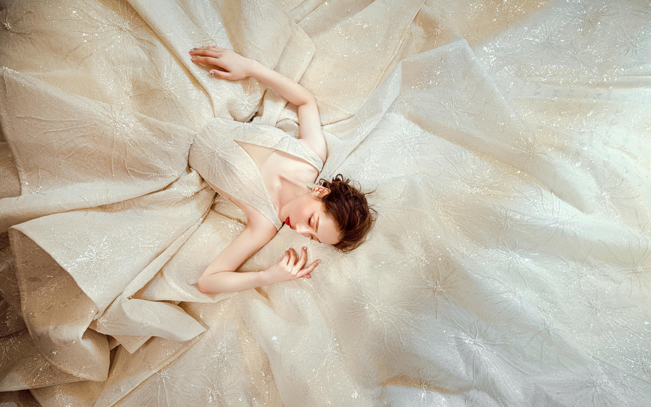 FLIPPED—个性不规则大拖尾主纱