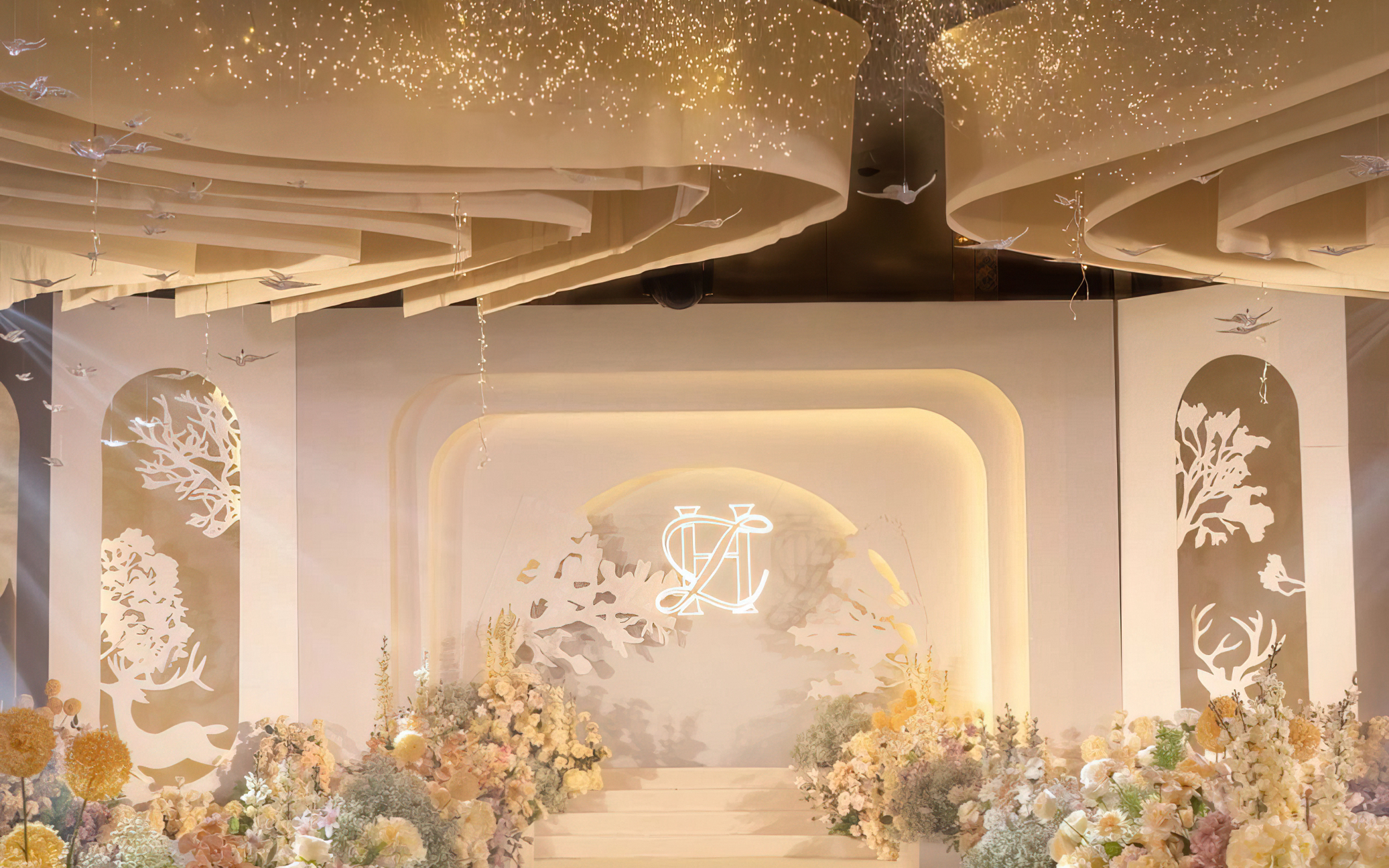 沉浸式婚禮美好丨老錢劇場(chǎng)風(fēng)太出片了