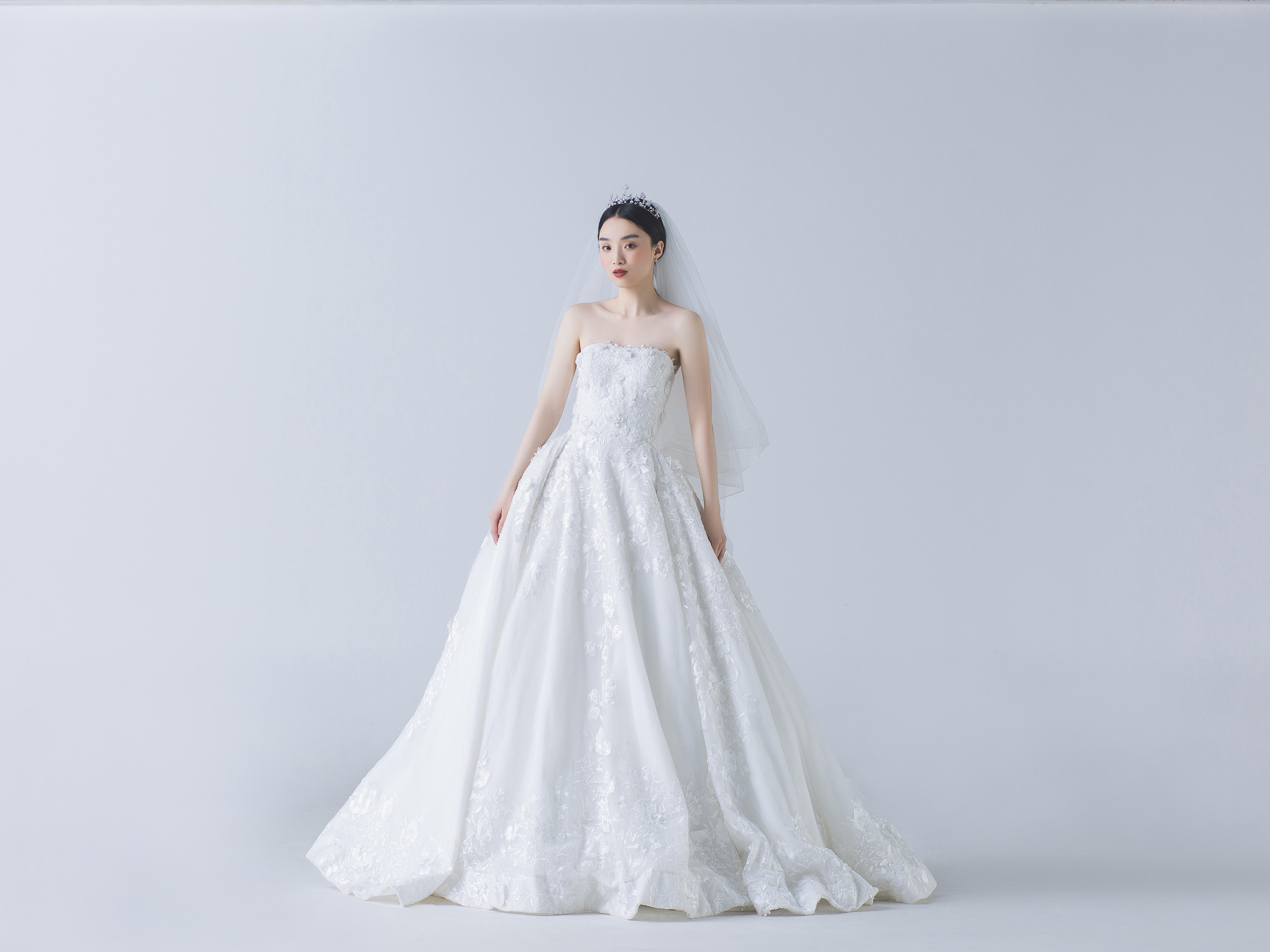 万黛【高定轻奢】秀禾（齐地纱）+拖尾主纱+敬酒服