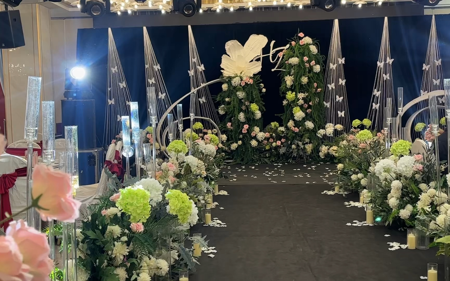 小酒店婚禮現(xiàn)場布置